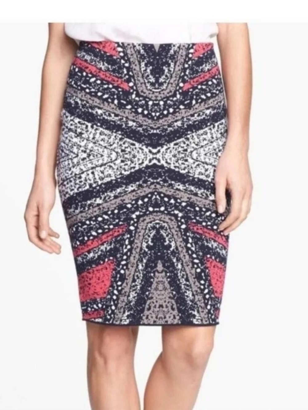 Diane Von Furstenberg Phaedra Knit stretch pencil skirt in Diamond Maze, Medium
